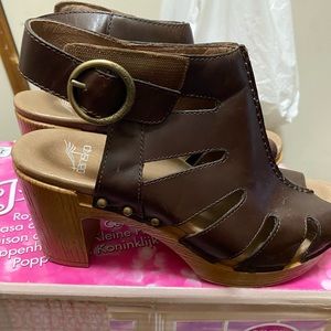 Dansko Women’s Dress Shoe size 37 (6.5-7)